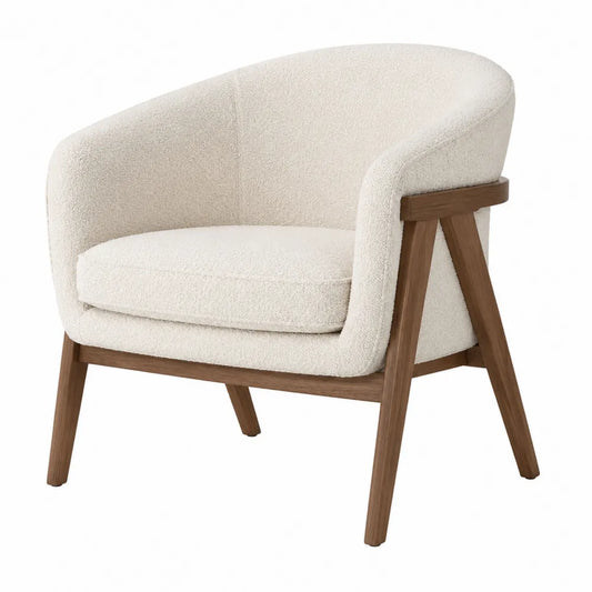 Silla con estructura de madera y tapizado en bouclé beige